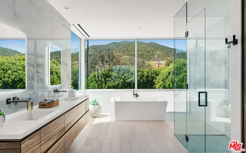 $14,500,000 | 5601 Kanan Dume Road, Malibu, CA 90265