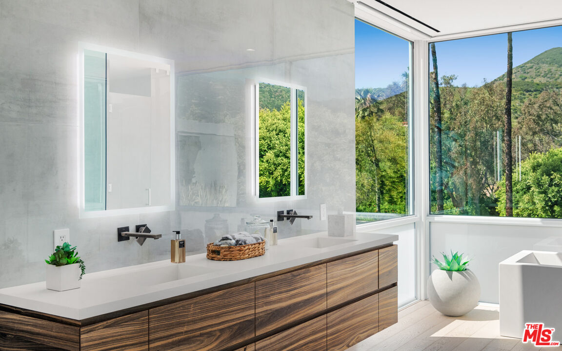 5601 Kanan Dume Road Malibu, CA 90265 - Photo 19 of 32