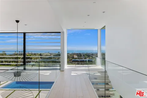$14,500,000 | 5601 Kanan Dume Road, Malibu, CA 90265