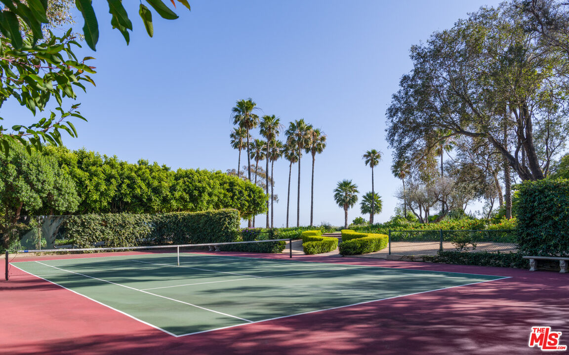 5601 Kanan Dume Road Malibu, CA 90265 - Photo 22 of 32