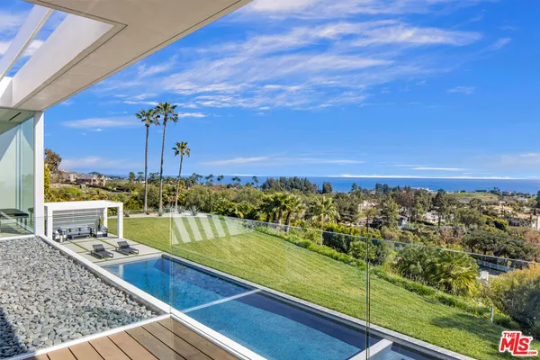 $14,500,000 | 5601 Kanan Dume Road, Malibu, CA 90265
