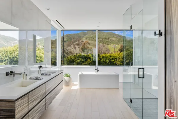 $14,500,000 | 5601 Kanan Dume Road, Malibu, CA 90265