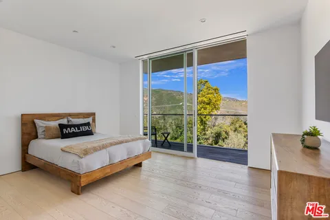 $14,500,000 | 5601 Kanan Dume Road, Malibu, CA 90265