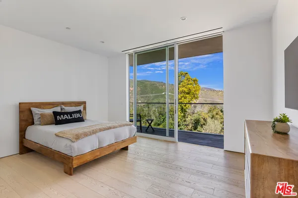 $14,500,000 | 5601 Kanan Dume Road, Malibu, CA 90265