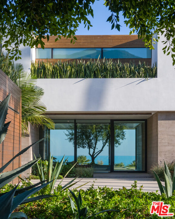 5601 Kanan Dume Road Malibu, CA 90265 - Photo 4 of 32