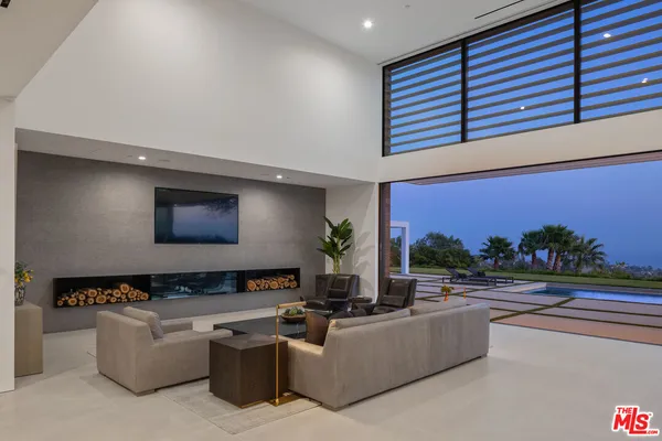 $14,500,000 | 5601 Kanan Dume Road, Malibu, CA 90265