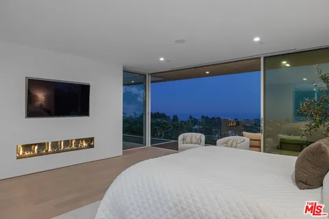 $14,500,000 | 5601 Kanan Dume Road, Malibu, CA 90265