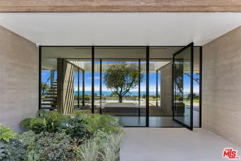 $14,500,000 | 5601 Kanan Dume Road, Malibu, CA 90265