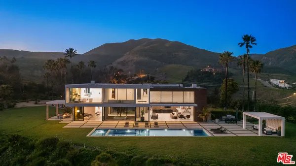 $14,500,000 | 5601 Kanan Dume Road, Malibu, CA 90265