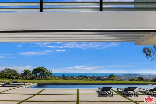 $14,500,000 | 5601 Kanan Dume Road, Malibu, CA 90265