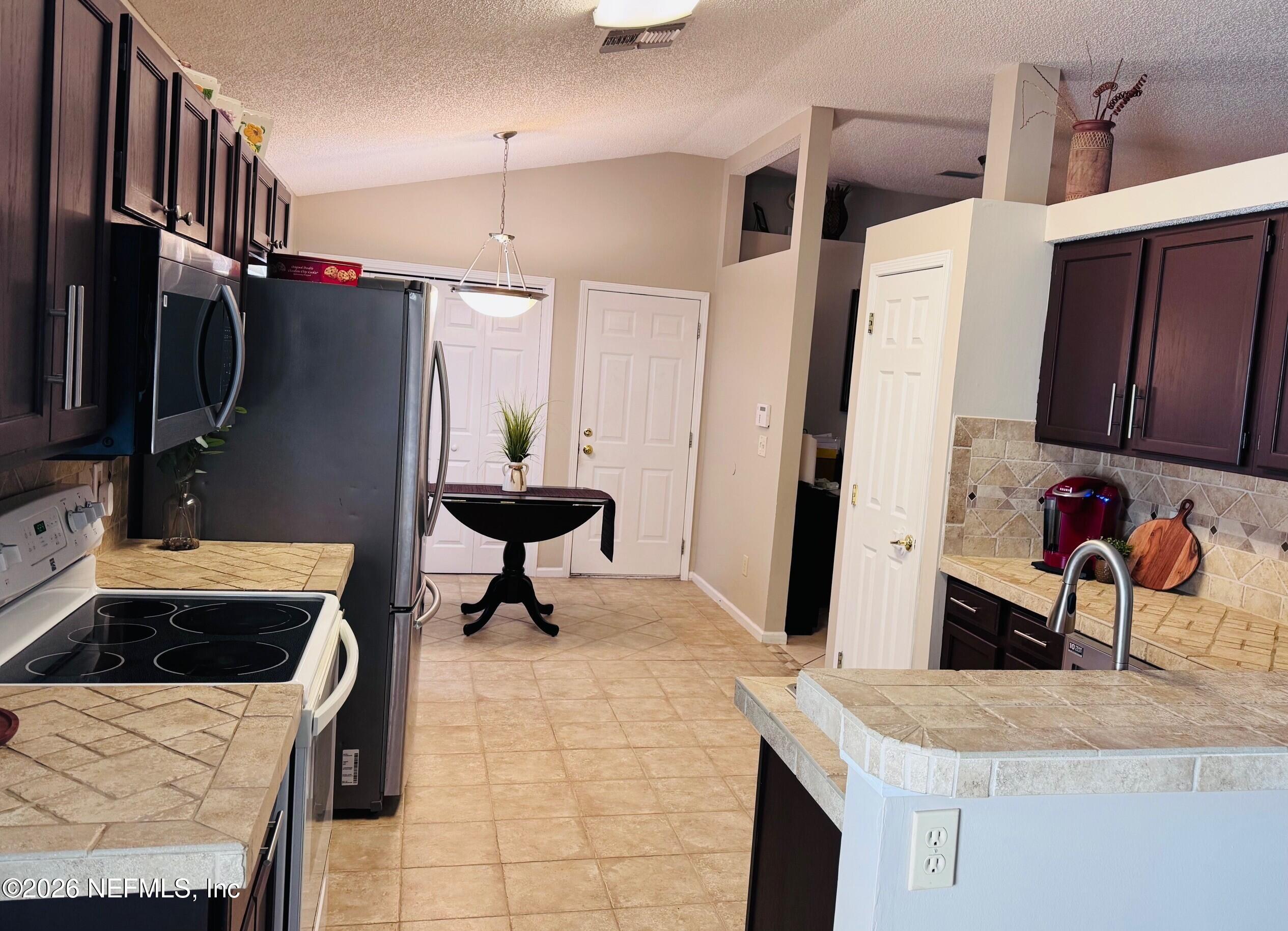 1608 Dockside Drive Fleming Island, FL 32003 - Photo 13 of 61 Kitchen to nook