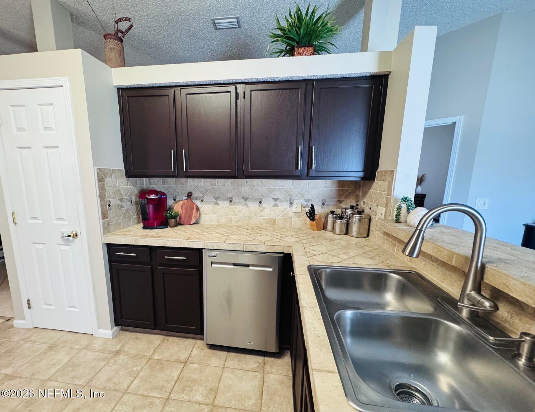 1608 Dockside Drive Fleming Island, FL 32003 - Photo 17 of 61 Kitchen 2