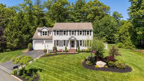 $899,900 | 5 Satucket Road, Rockland, MA 02370