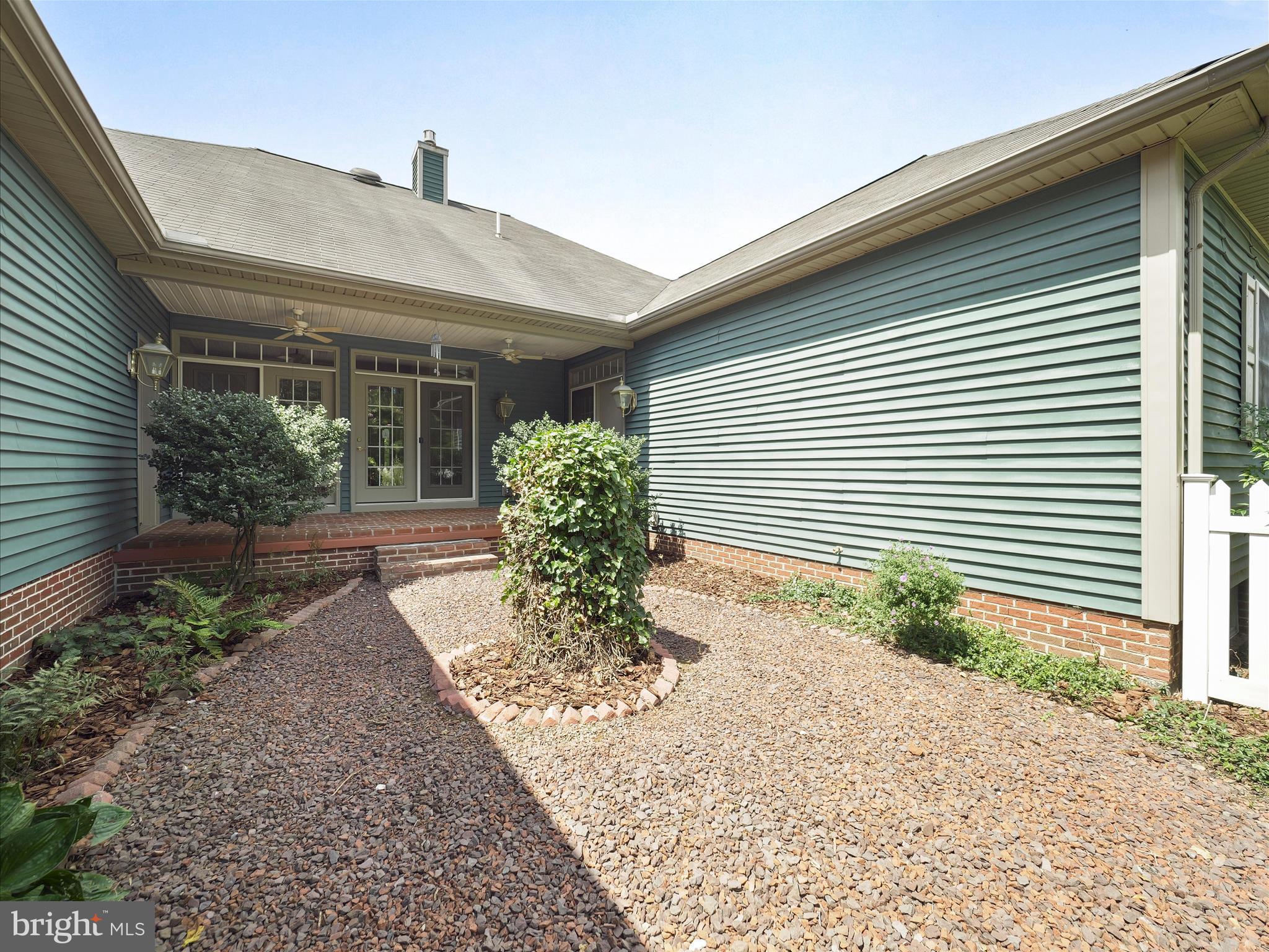 5423 Porterstown Road Keedysville, MD 21756 - Photo 20 of 62 Courtyard