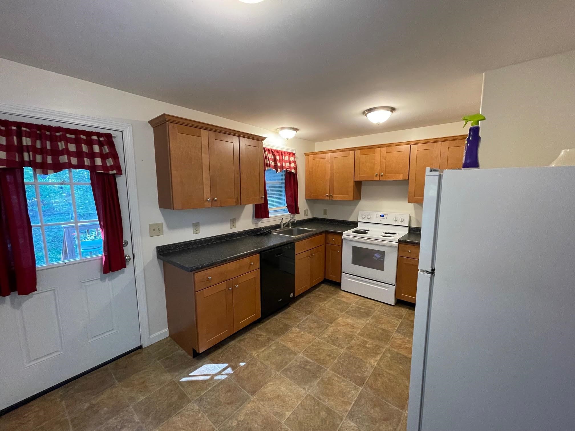 92 Carriage Hill Road Brattleboro, VT 05301 - Photo 11 of 15 Gallery Image 11