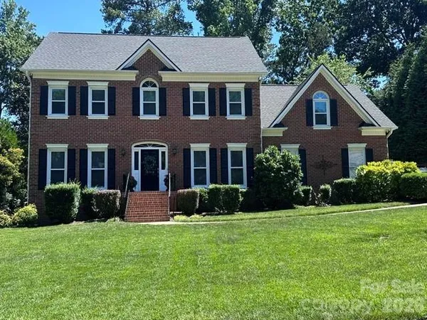 $925,000 | 10516 Hollybrook Drive, Charlotte, NC 28277