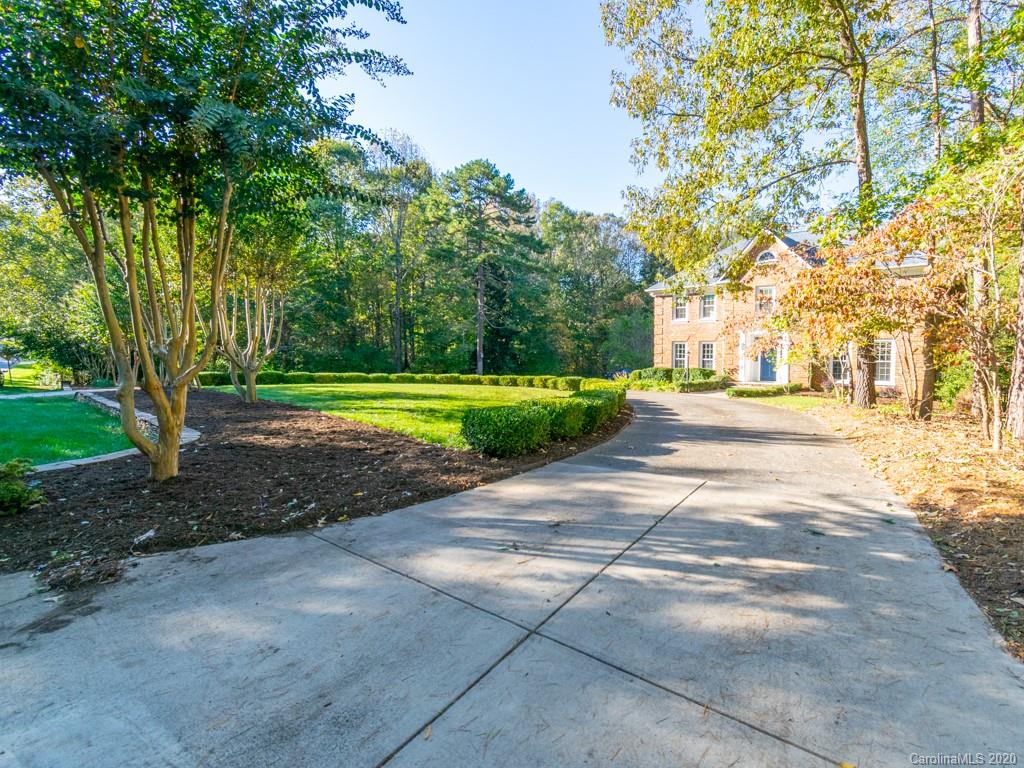 2800 Plantation Road Charlotte, NC 28270 - Photo 4 of 48 Gallery Image 4