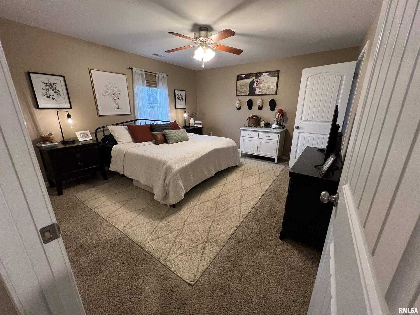 413 West Beacon Court Mount Vernon, IL 62864 - Photo 26 of 34 a bedroom with a bed furniture and a window