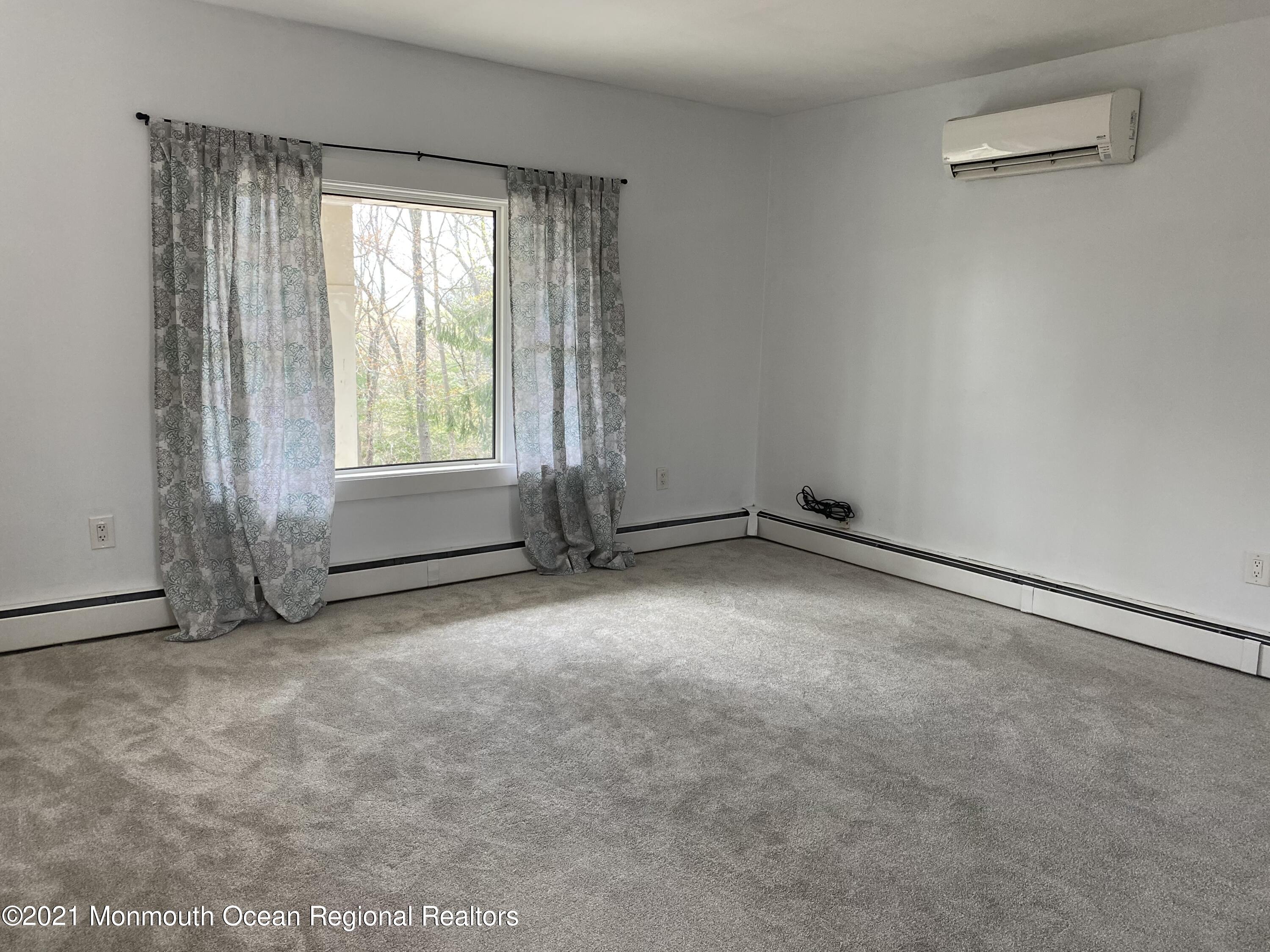 33 Sanders Lane Cream Ridge, NJ 08514 - Photo 3 of 14 IMG-7577