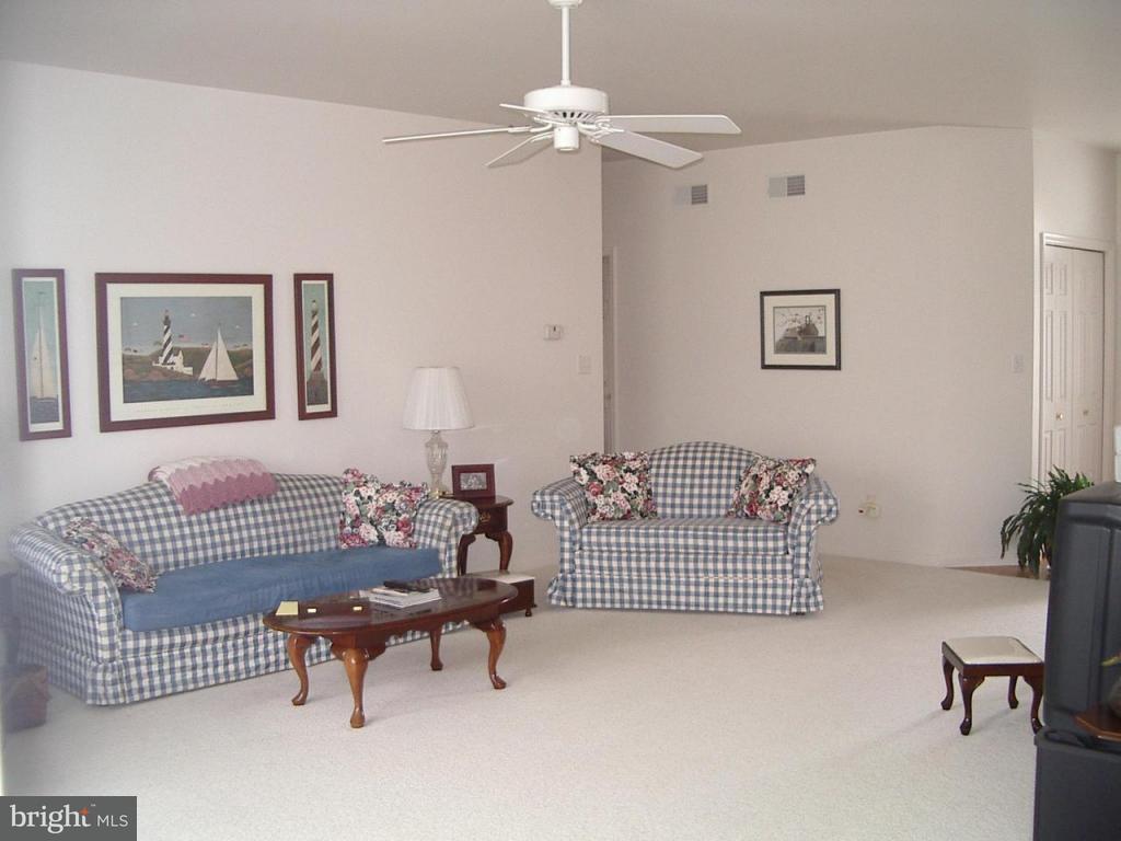 4 Lehigh Court Lititz, PA 17543 - Photo 2 of 6
