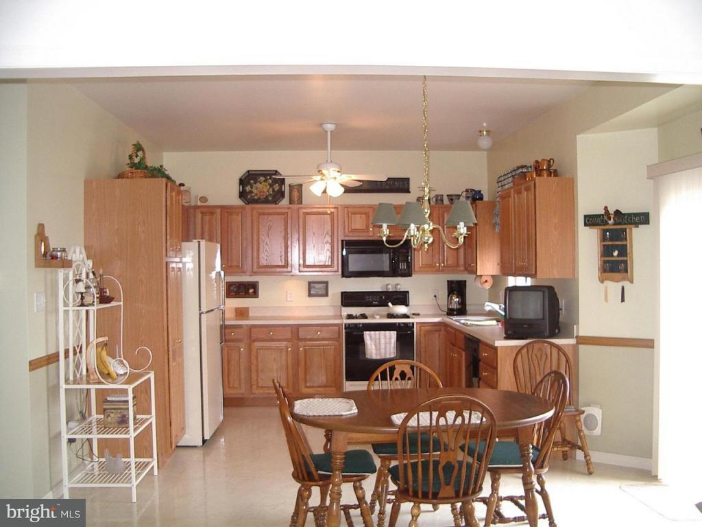 4 Lehigh Court Lititz, PA 17543 - Photo 3 of 6