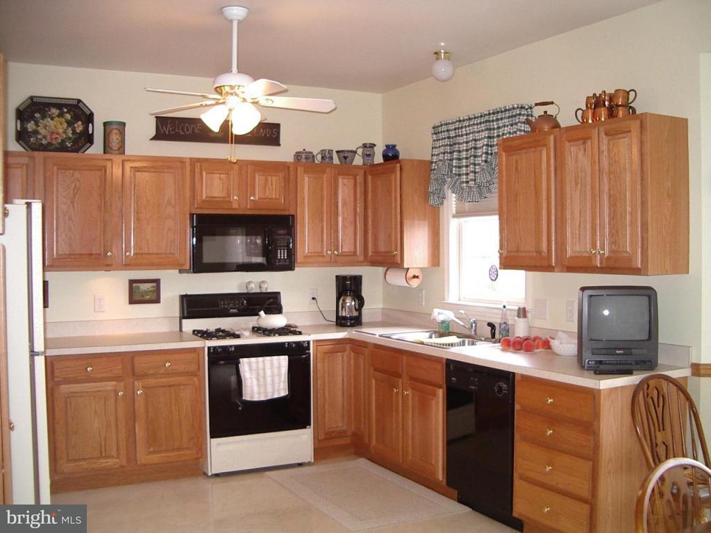4 Lehigh Court Lititz, PA 17543 - Photo 4 of 6