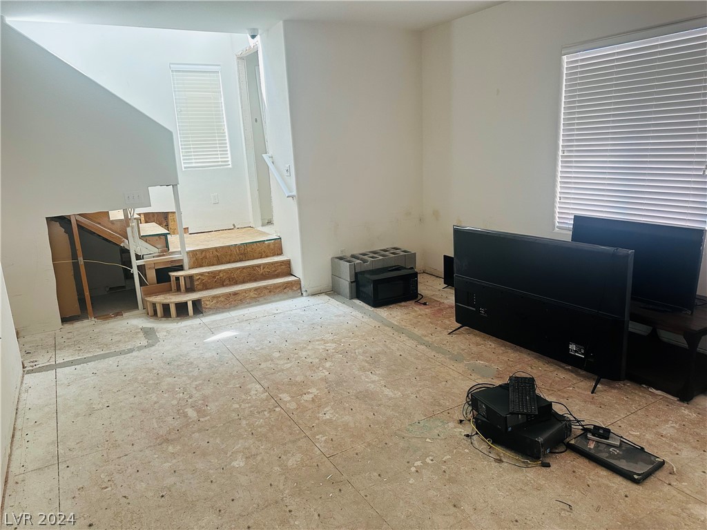 9394 Roping Cowboy Avenue Las Vegas, NV 89178 - Photo 7 of 22 Gallery Image 7