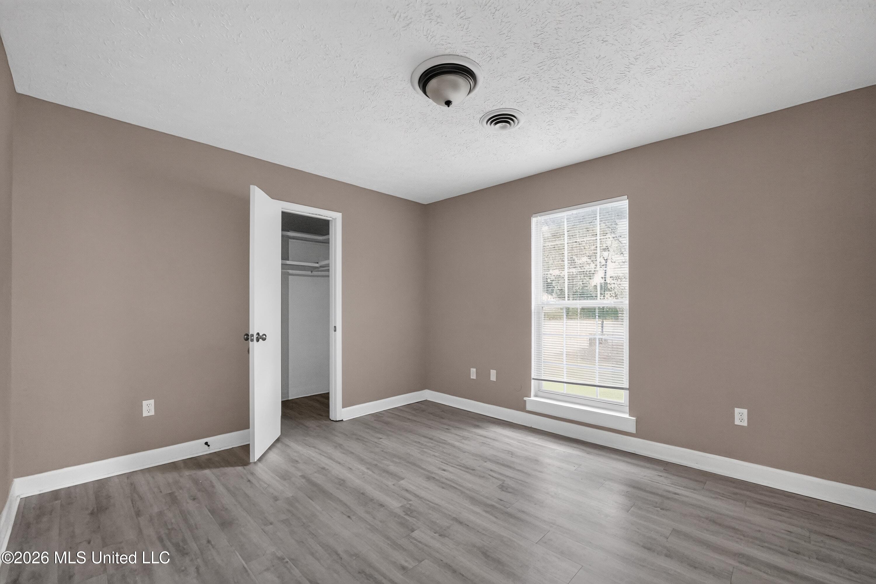2050 Gateway Drive Ridgeland, MS 39157 - Photo 12 of 24 19_2050_Gateway_Dr-Bedroom-8599