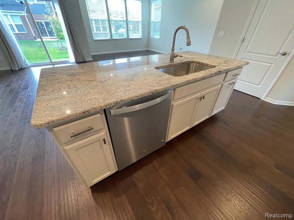 43545 Prospect Lane Novi, MI 48375 - Photo 7 of 22