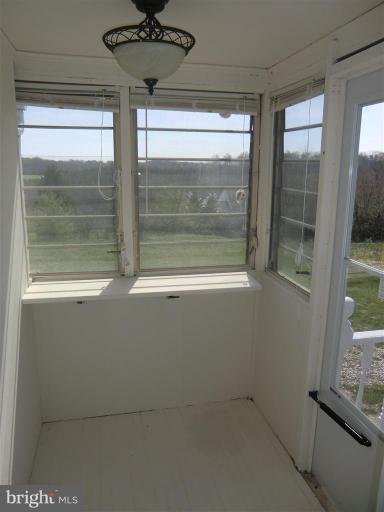 2523 Flag Marsh Road Mount Airy, MD 21771 - Photo 6 of 30 Interior (General)