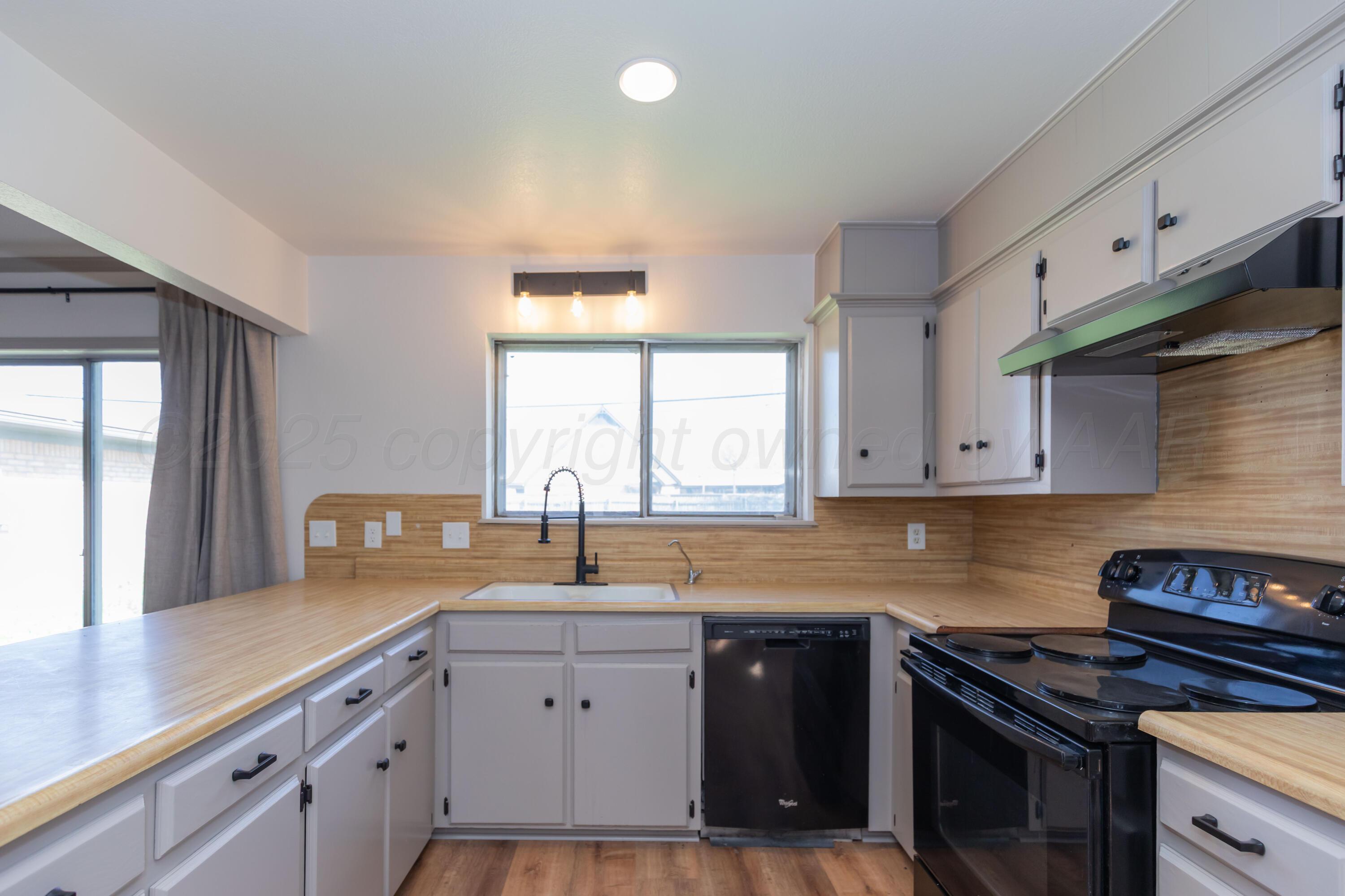 3304 Mockingbird Lane Amarillo, TX 79109 - Photo 11 of 42 KITCHEN VIEW 2