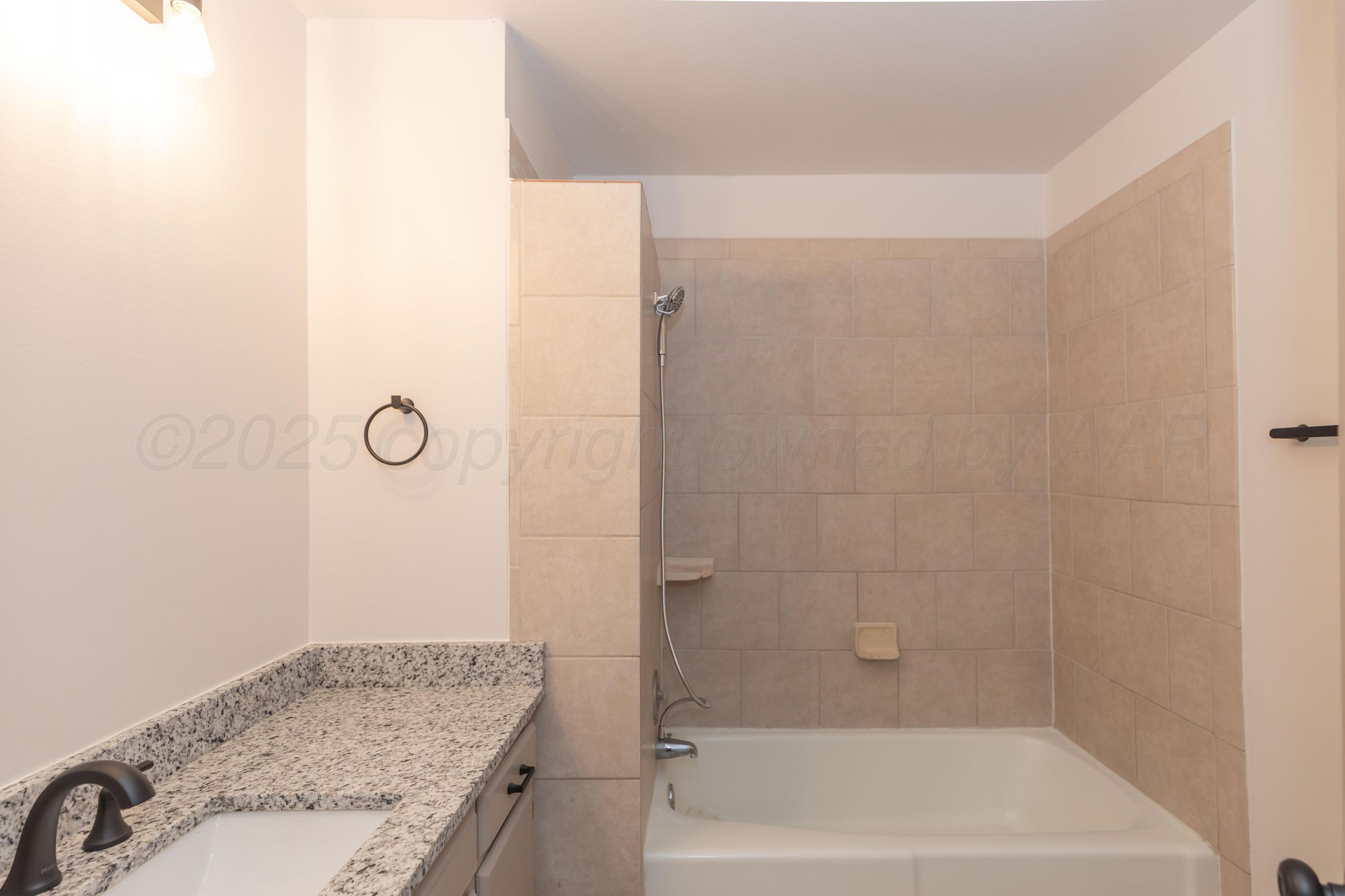 3304 Mockingbird Lane Amarillo, TX 79109 - Photo 25 of 42 BATHROOM 2 VIEW 2