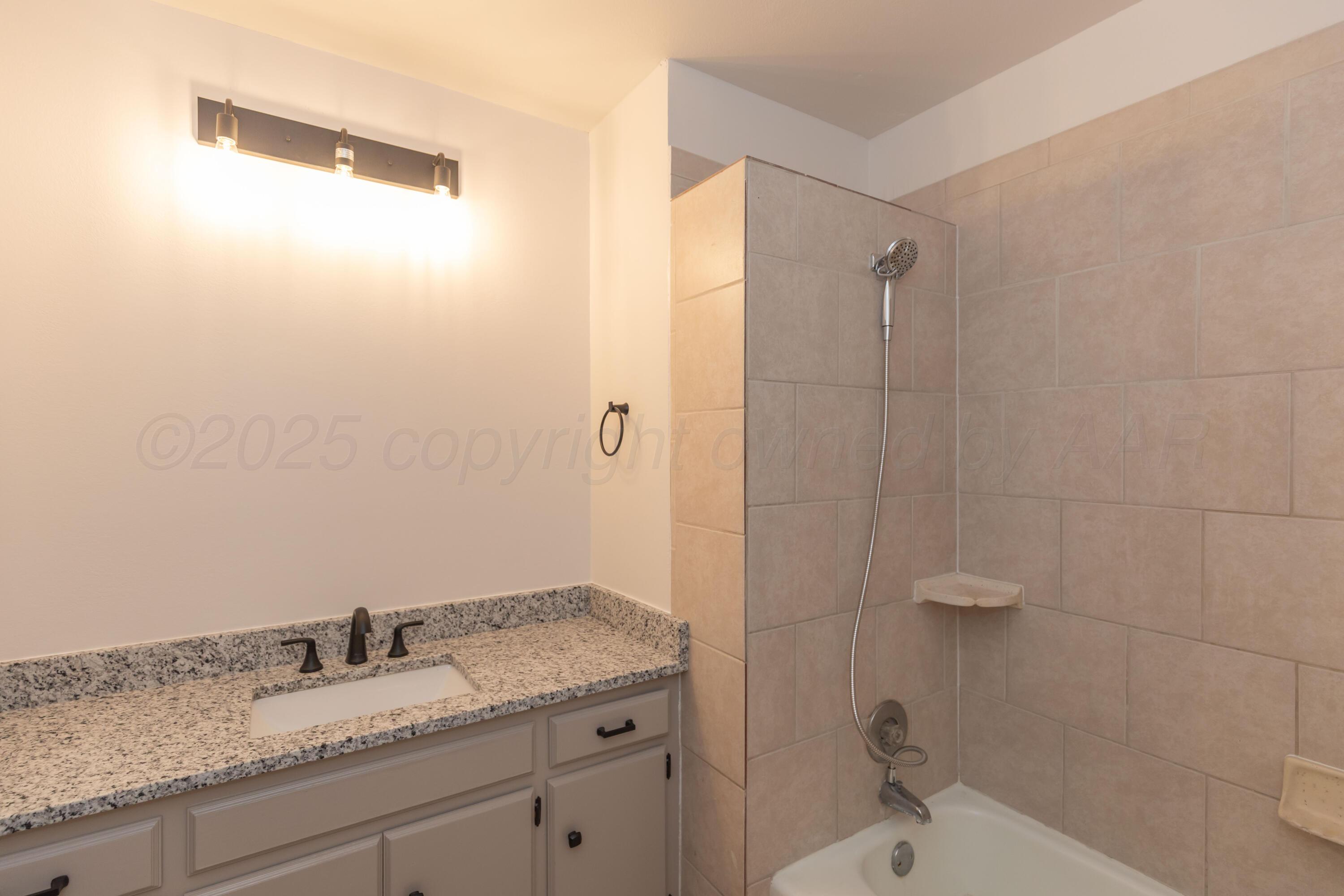 3304 Mockingbird Lane Amarillo, TX 79109 - Photo 26 of 42 BATHROOM 2 VIEW 3