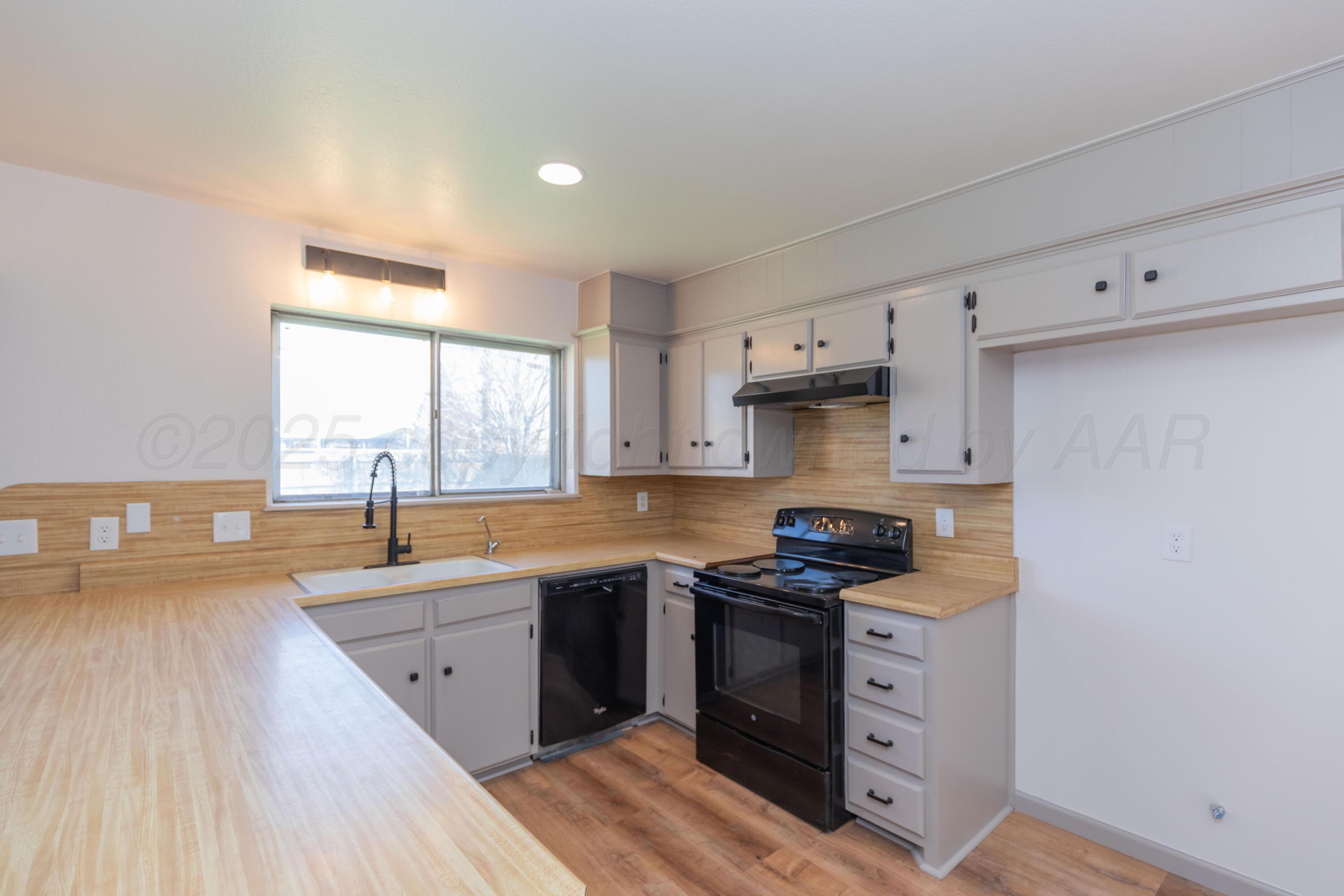 3304 Mockingbird Lane Amarillo, TX 79109 - Photo 10 of 42 KITCHEN VIEW 1