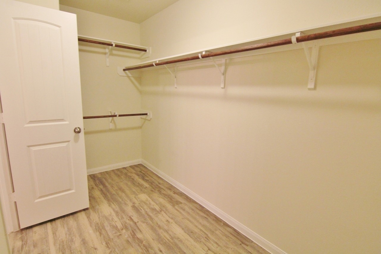 29 Catalina Court Manvel, TX 77578 - Photo 12 of 13 Photos may be representative of the floor plan and not the exact home. Finishes, layout, and features of the actual property for lease may vary.