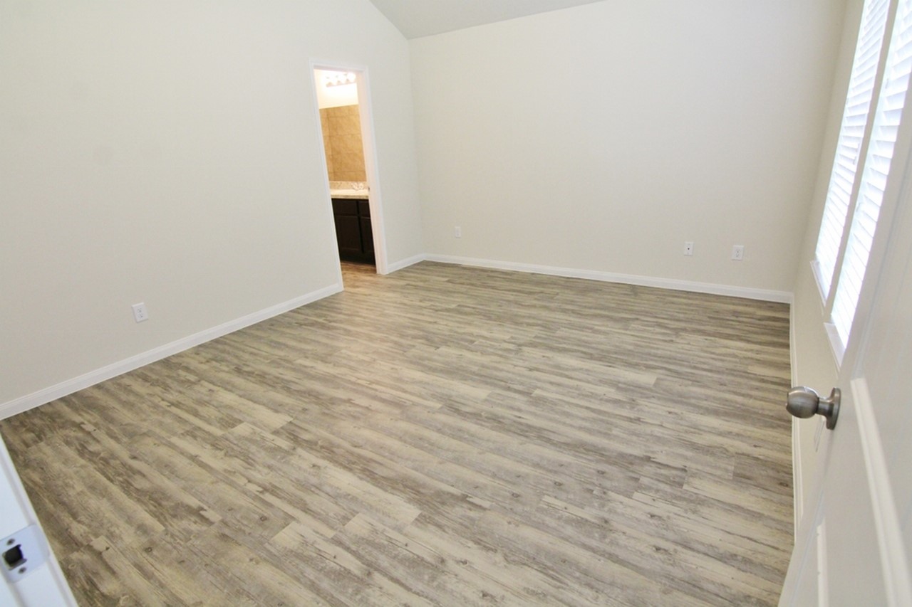 29 Catalina Court Manvel, TX 77578 - Photo 10 of 13 Photos may be representative of the floor plan and not the exact home. Finishes, layout, and features of the actual property for lease may vary.