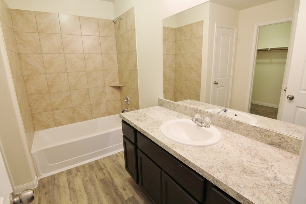 29 Catalina Court Manvel, TX 77578 - Photo 11 of 13 Photos may be representative of the floor plan and not the exact home. Finishes, layout, and features of the actual property for lease may vary.