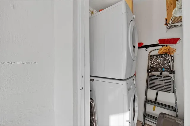 a view of walk in closet