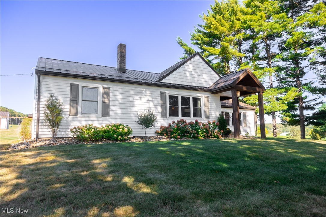 7500 Central Road Northwest Strasburg, OH 44680 - Photo 4 of 37