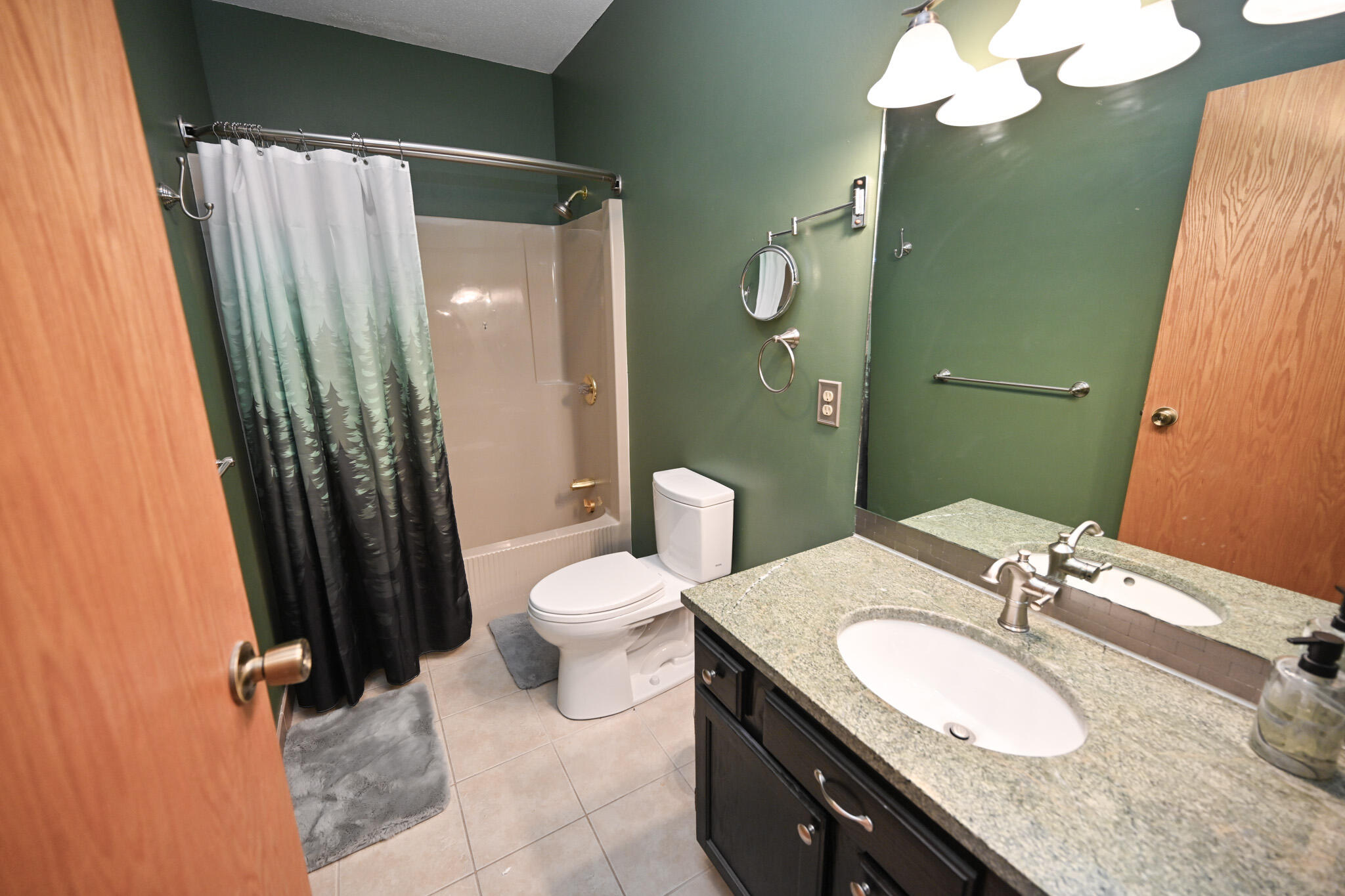 112 Franklin Street, Unit C6 Bangor, ME 04401 - Photo 20 of 21 Hall Bath
