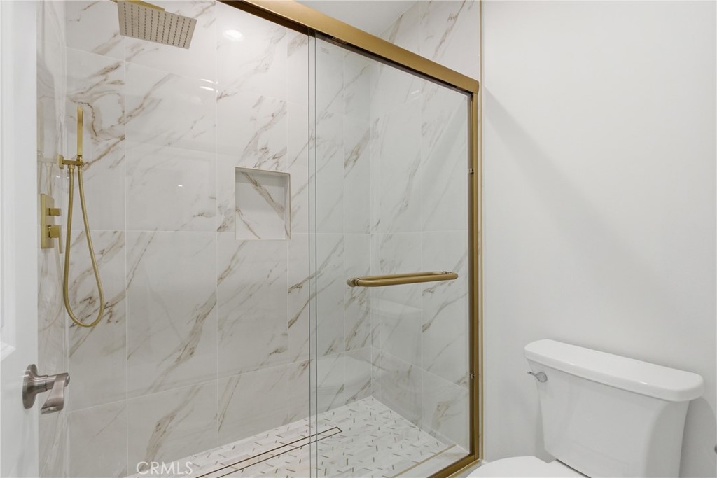 10012 Plainview Avenue Tujunga, CA 91042 - Photo 13 of 35