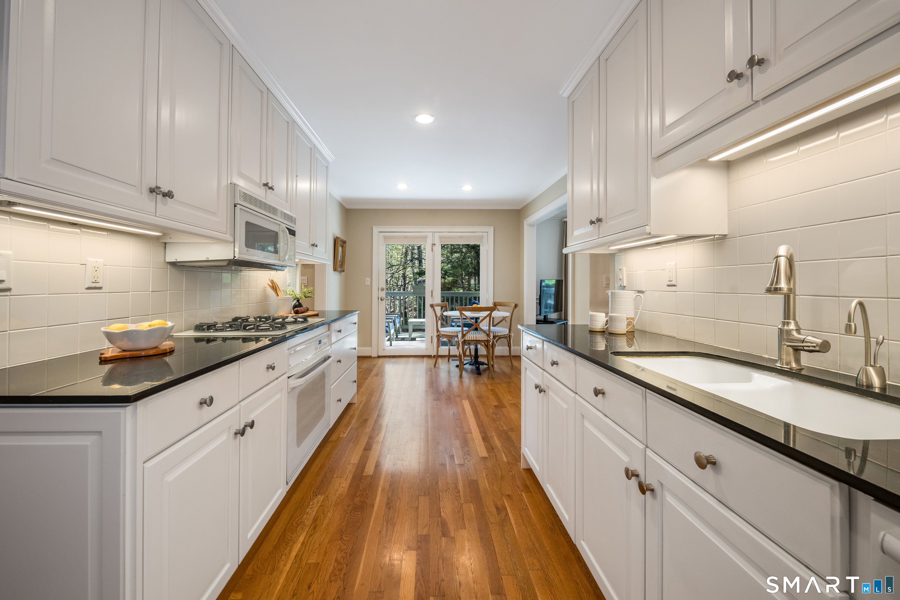 5 Boxwood Circle Avon, CT 06001 - Photo 11 of 37