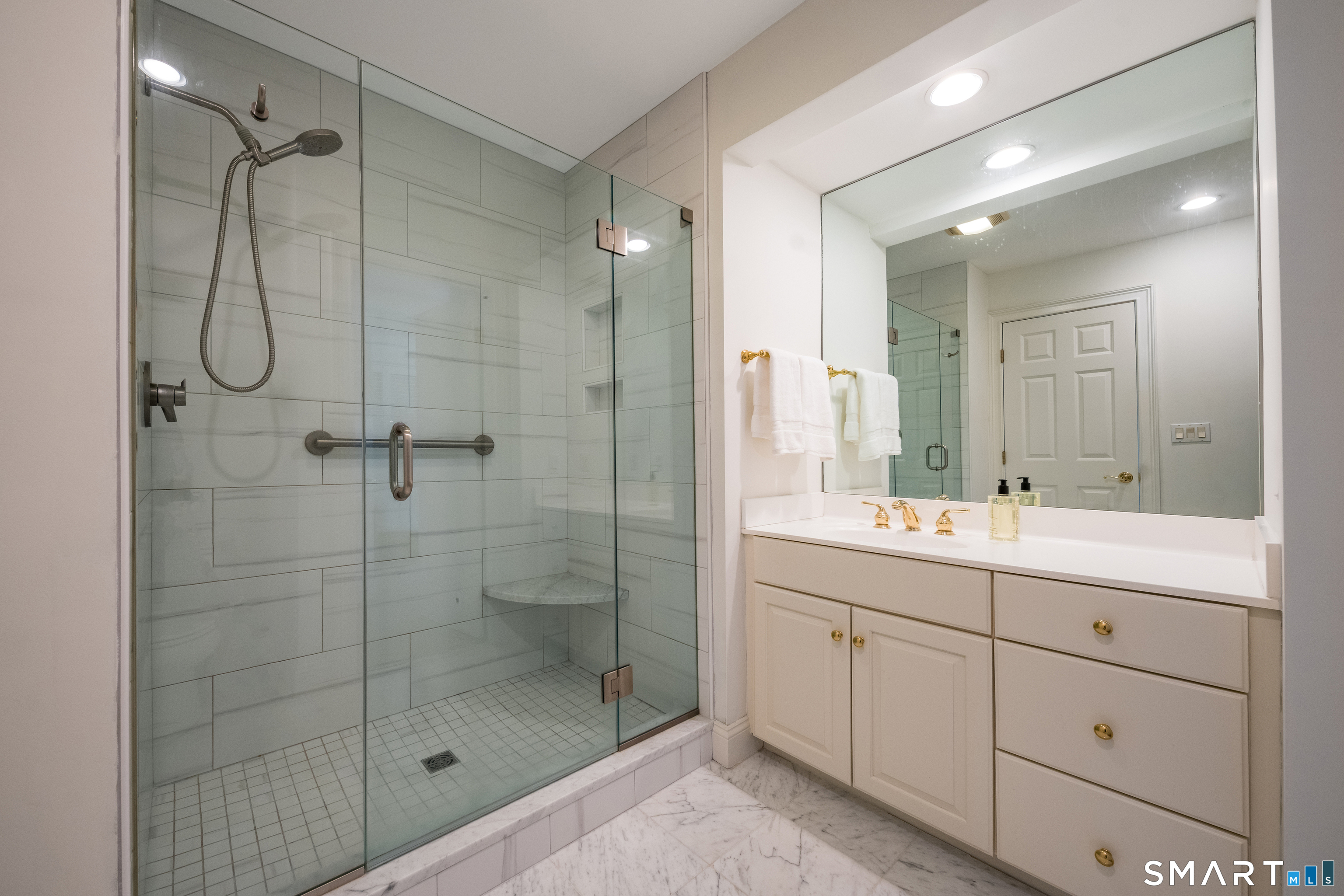 5 Boxwood Circle Avon, CT 06001 - Photo 21 of 37