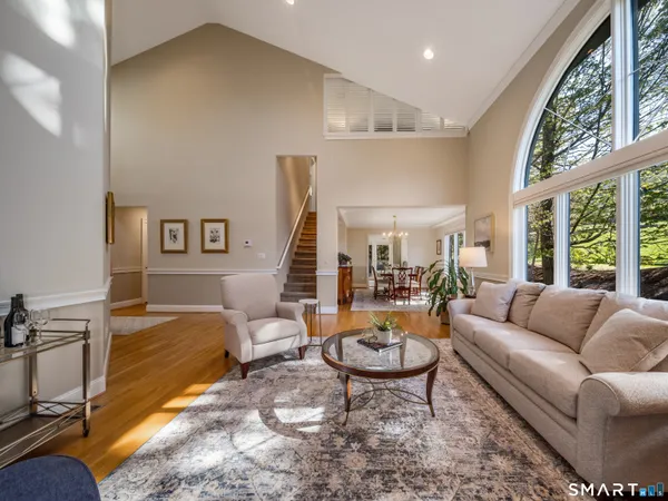 $634,900 | 5 Boxwood Circle, Avon, CT 06001