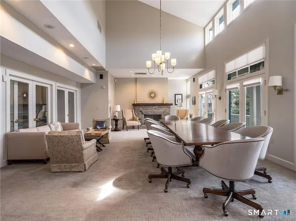 $634,900 | 5 Boxwood Circle, Avon, CT 06001