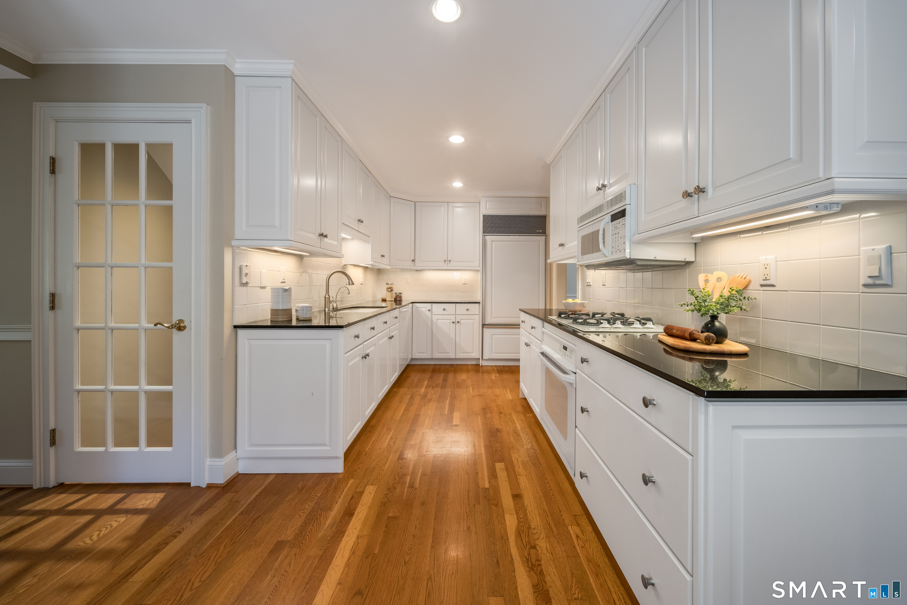 5 Boxwood Circle Avon, CT 06001 - Photo 6 of 37