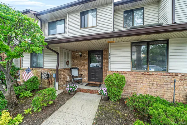 $699,000 | 113 Laurel Lane, Wantagh, NY 11793