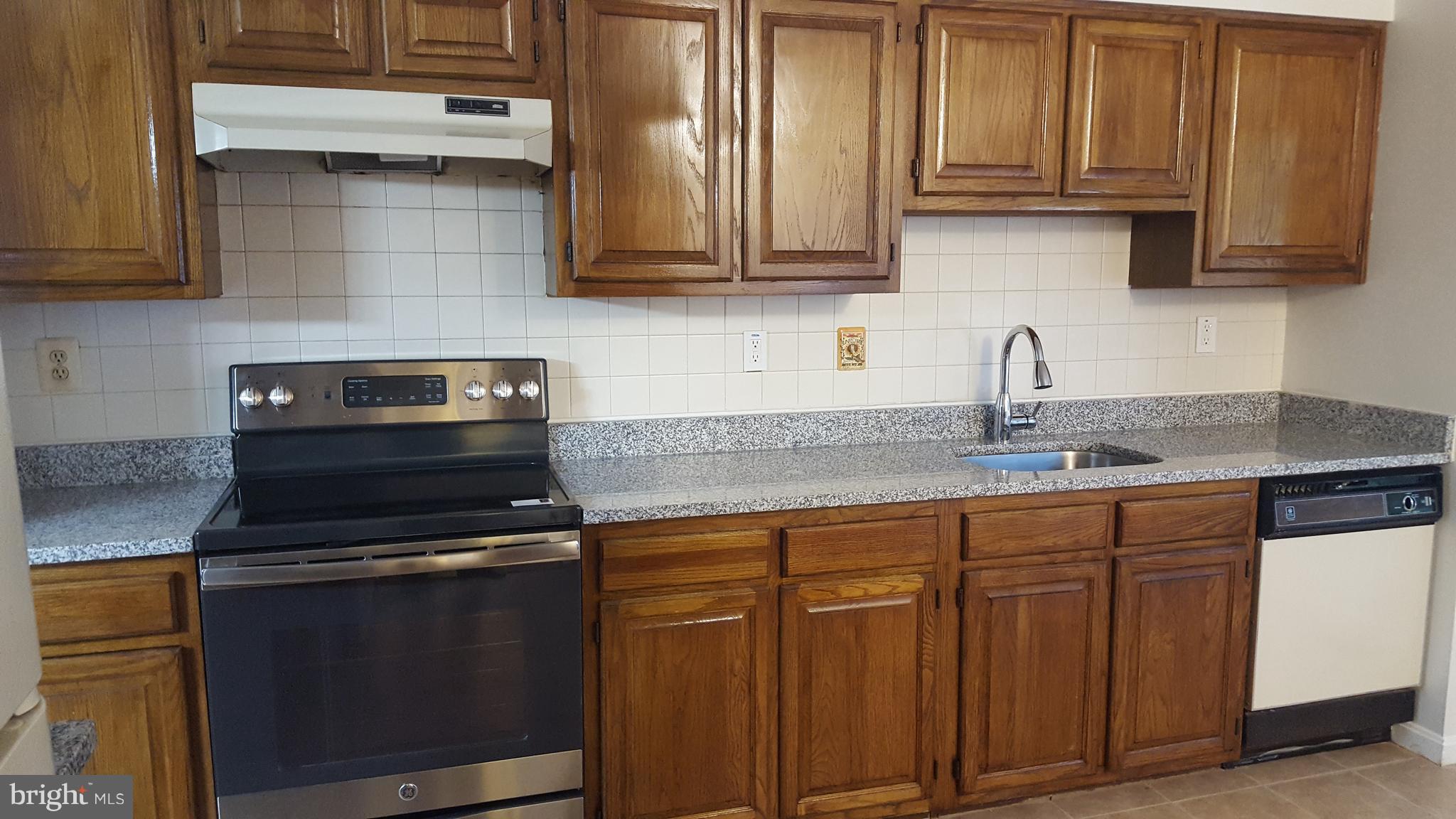 2700 Hunters Gate Terrace Silver Spring, MD 20904 - Photo 16 of 20 Kitchen