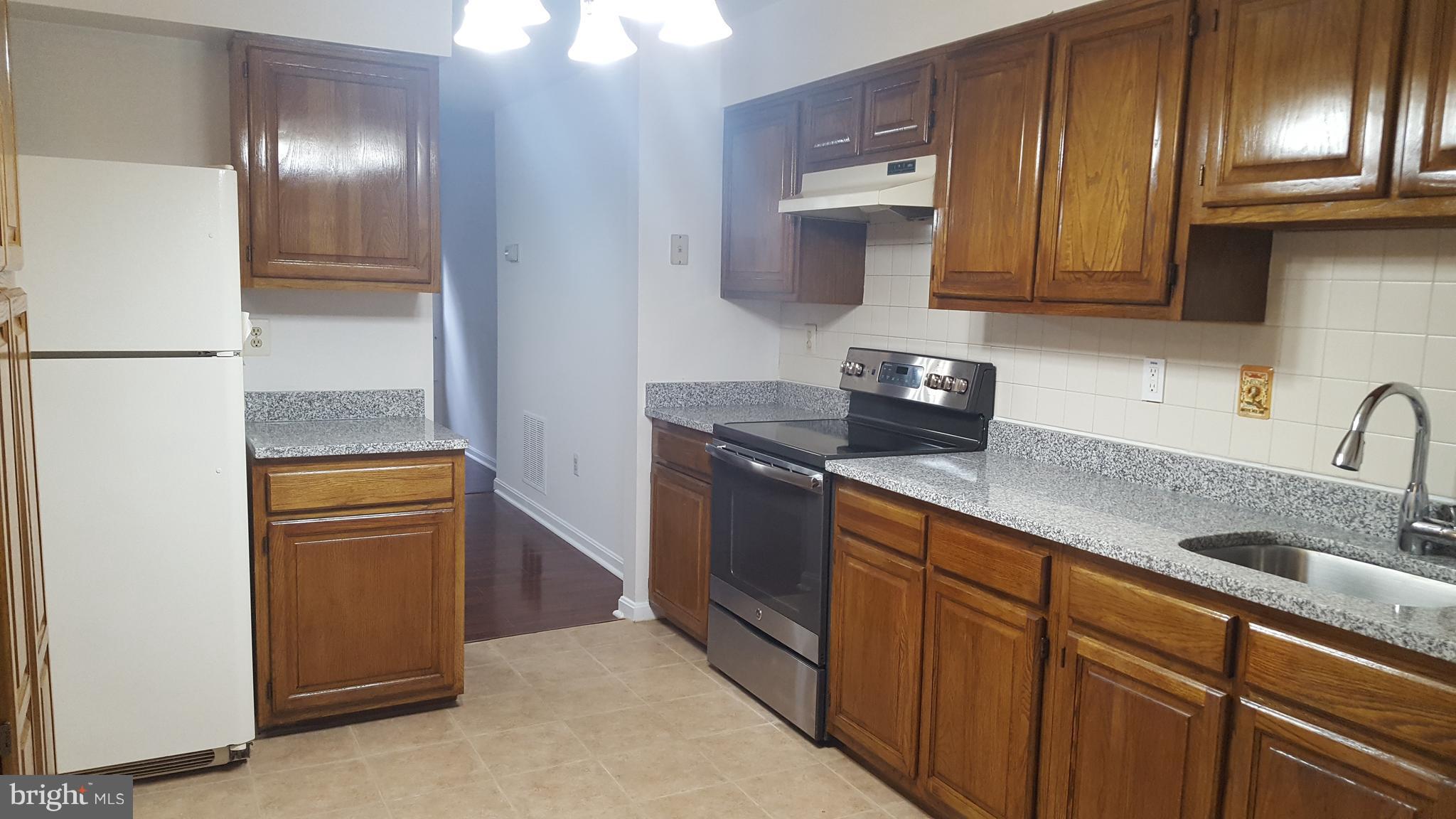 2700 Hunters Gate Terrace Silver Spring, MD 20904 - Photo 17 of 20 Kitchen