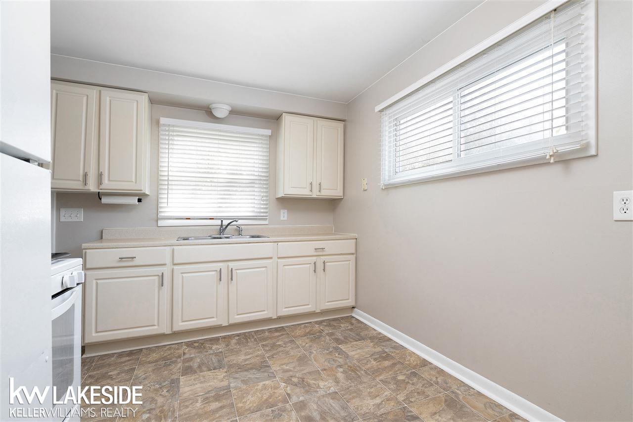 10969 Hannan Road Romulus, MI 48174 - Photo 8 of 25